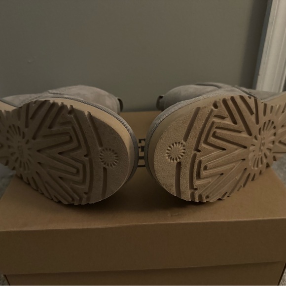 Ugg boots in Goat - Picture 6 of 7